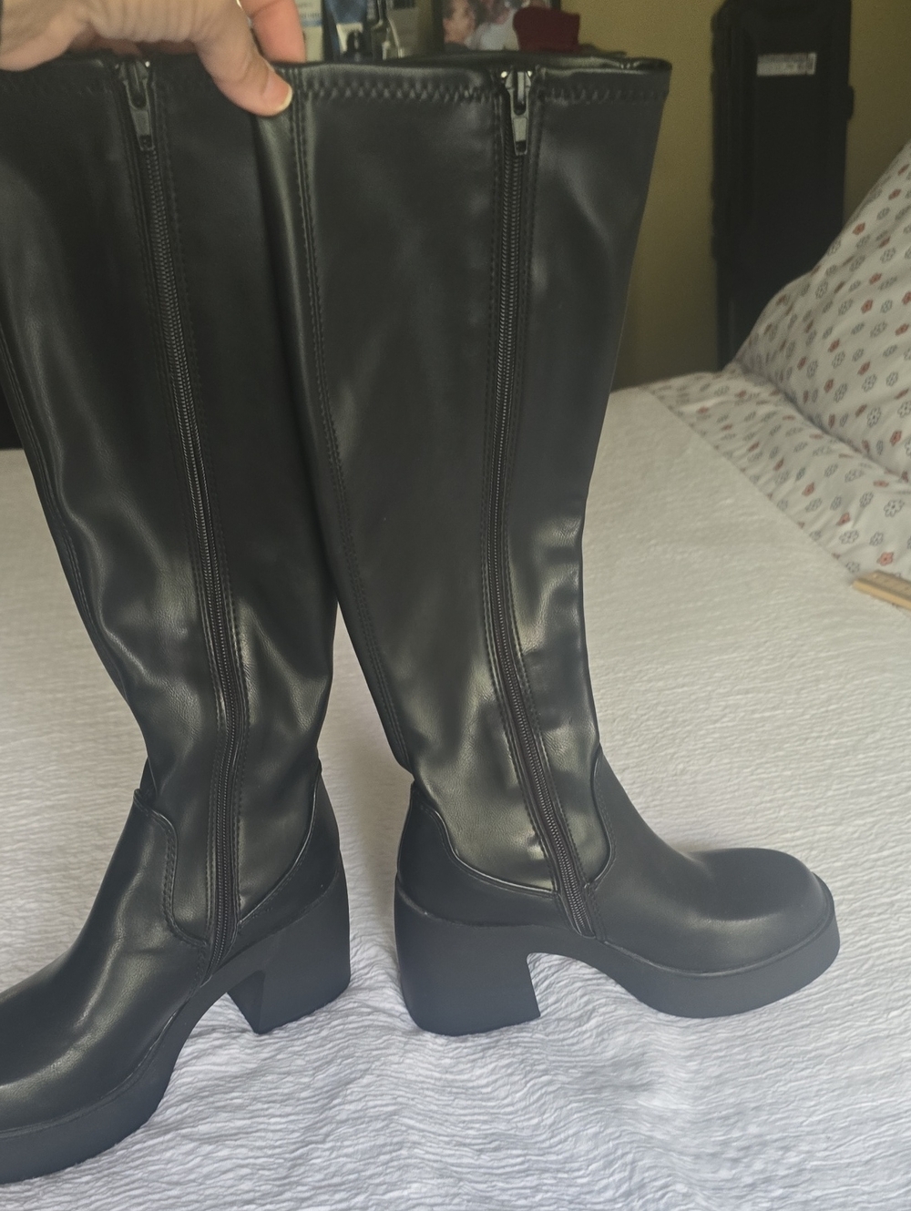 Black Women's Knee-High Platform Boots - Unbranded